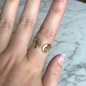 Elizabeth and James gold scroll ring set 8
